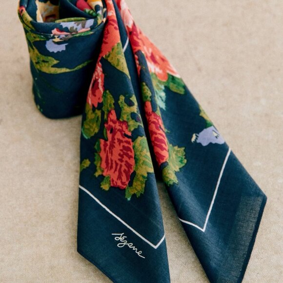 Sezane Augustin Scarf in Trianon print *BNWT* (100% organic cotton) - Picture 2 of 8